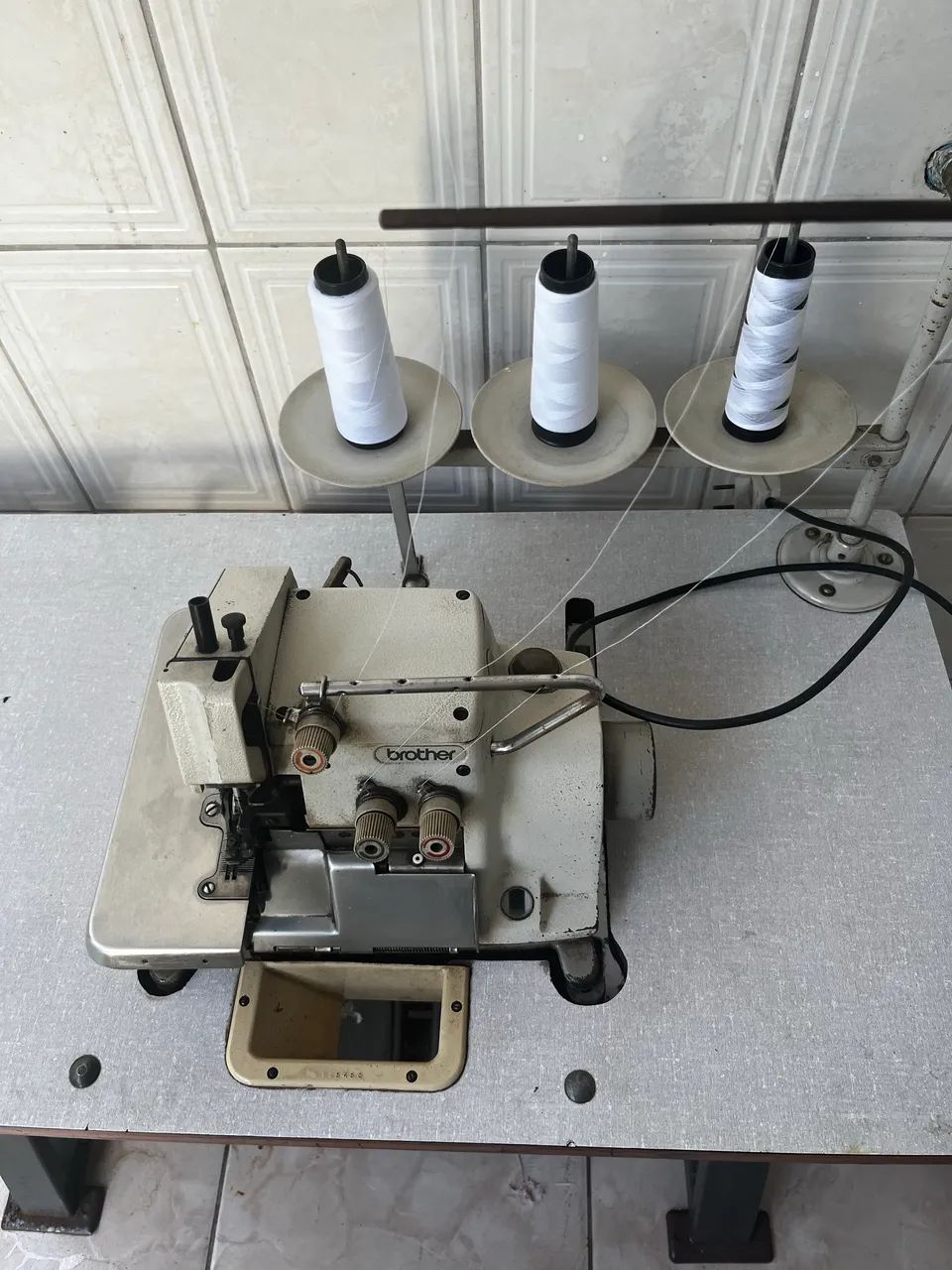 Máquina de costura overloque  - Foto 2