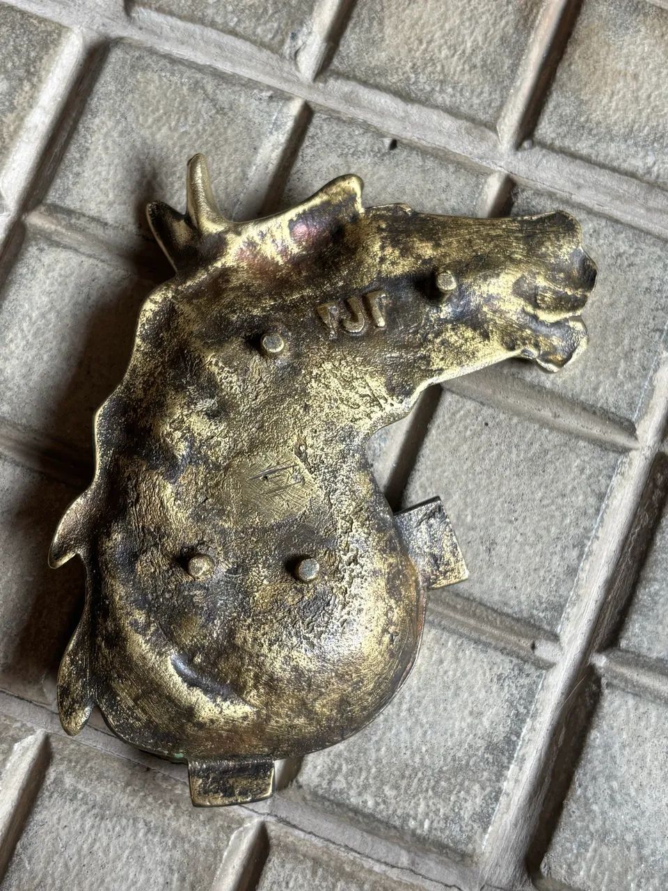 Antigo cinzeiro de cavalo em bronze - Foto 4
