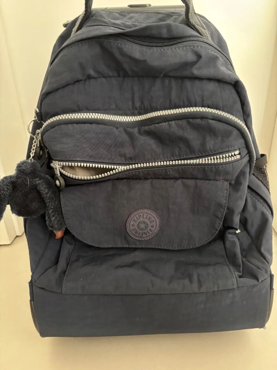 Mochila Kipling com Rodinhas - Original, Prática, Resistente, Espaçosa e Confortável