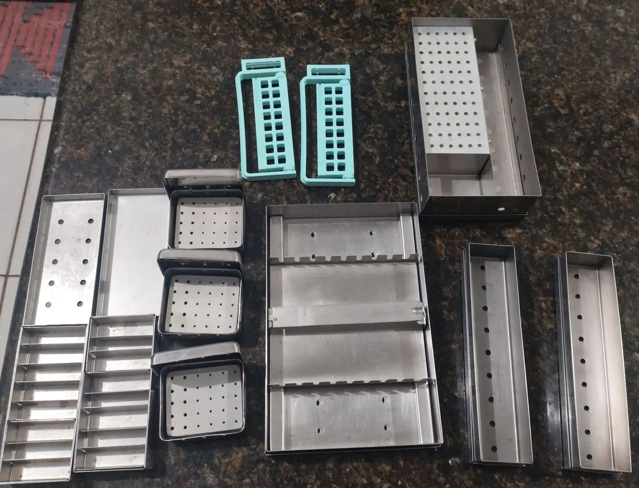 Caixas Inox perfurada para instrumentais