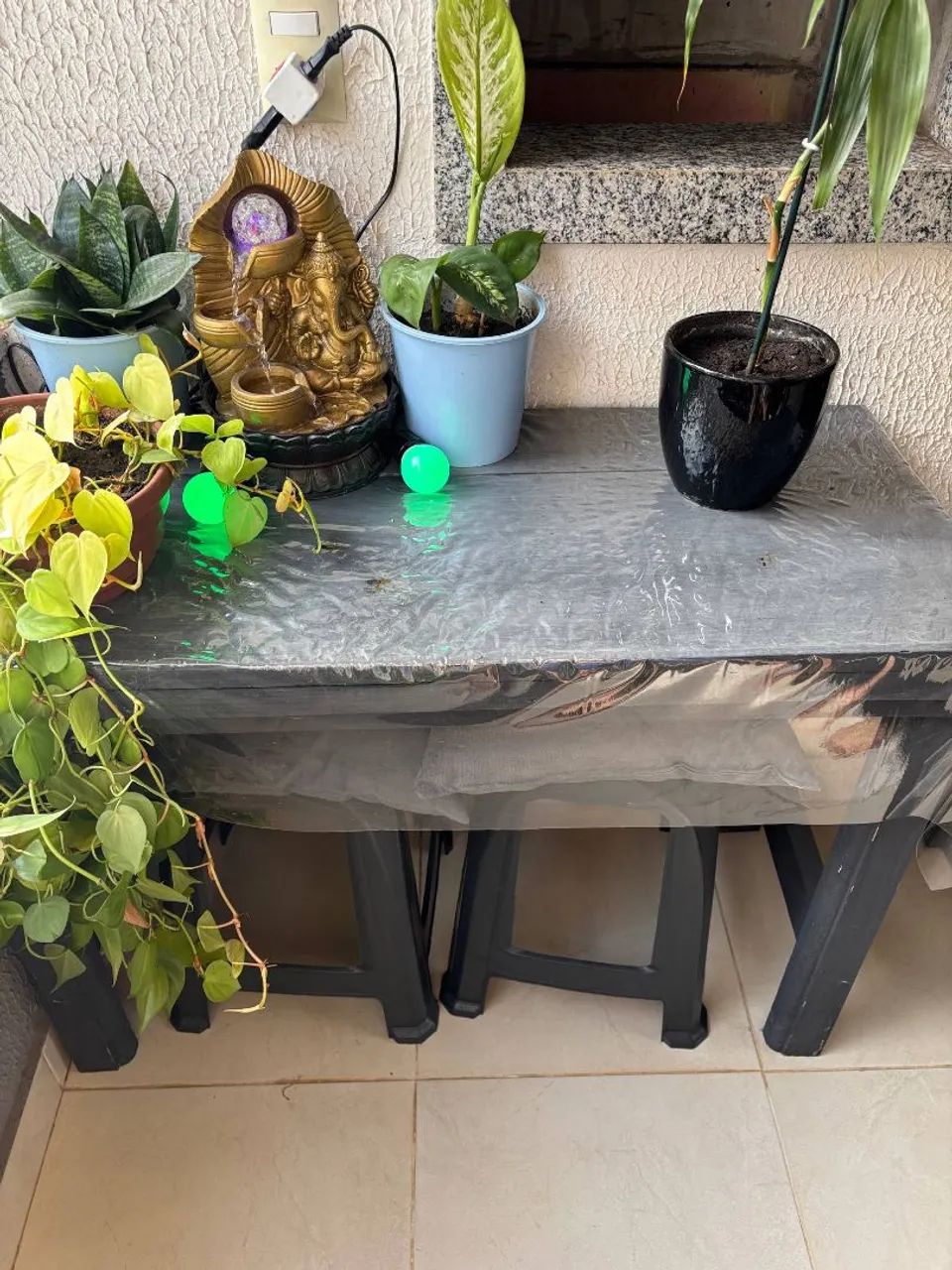 Mesa com duas banquetas  - Foto 3
