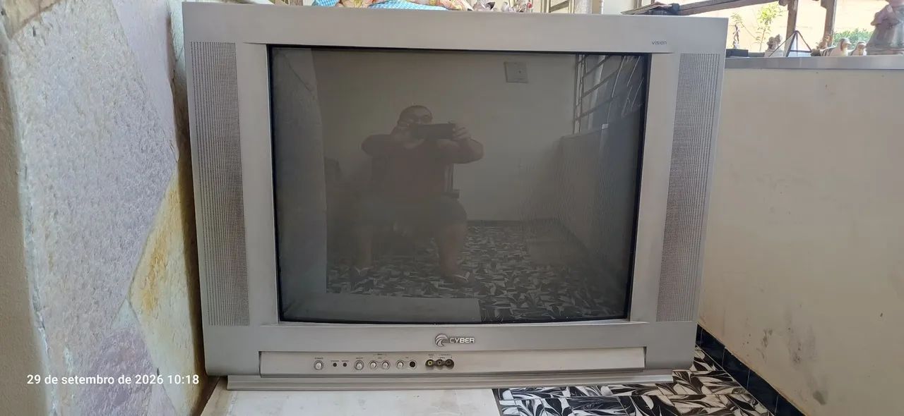 TV DE TUBO CCE 29 POLEGADAS. 