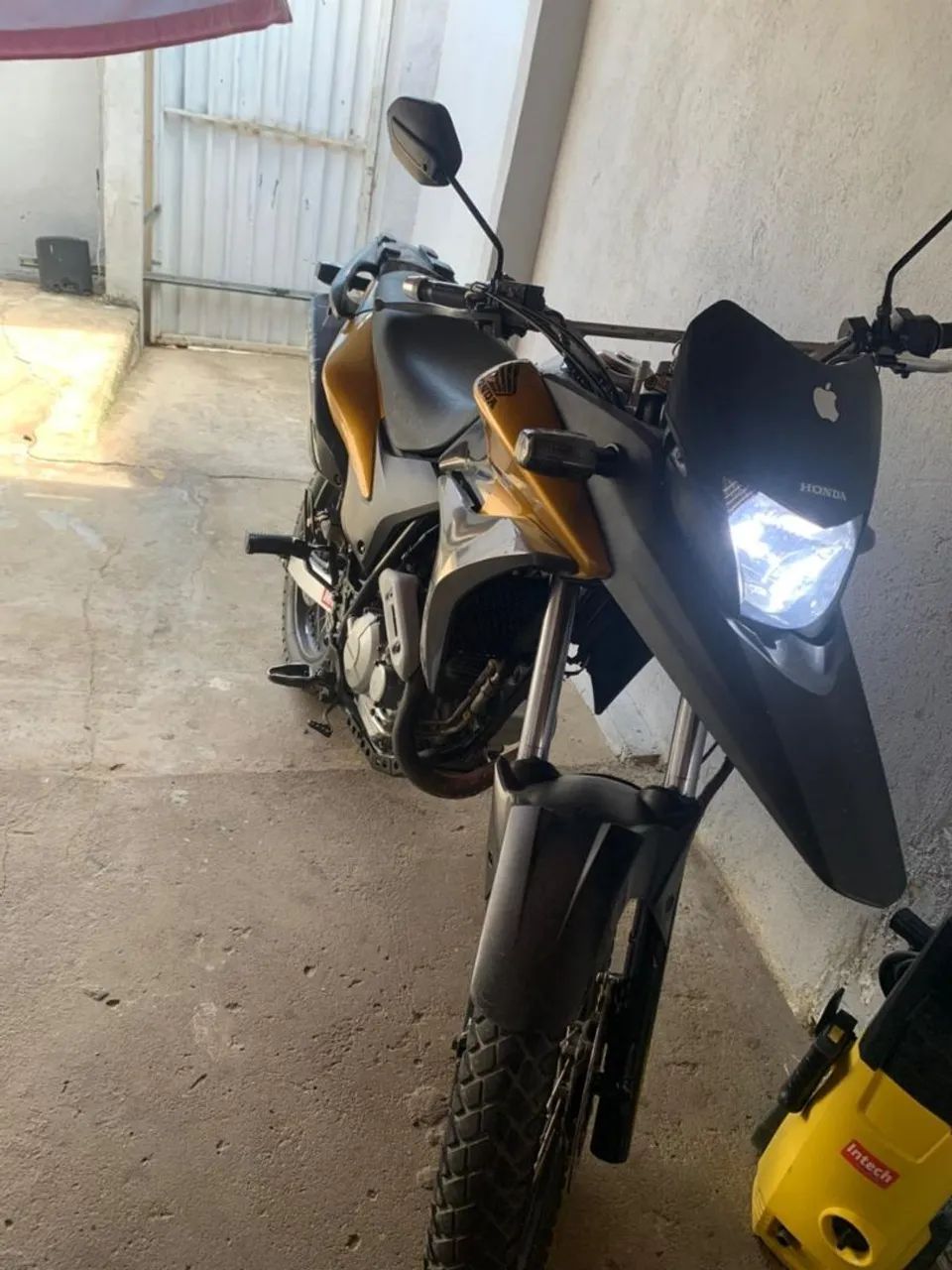 Vendo XRE 300 2011