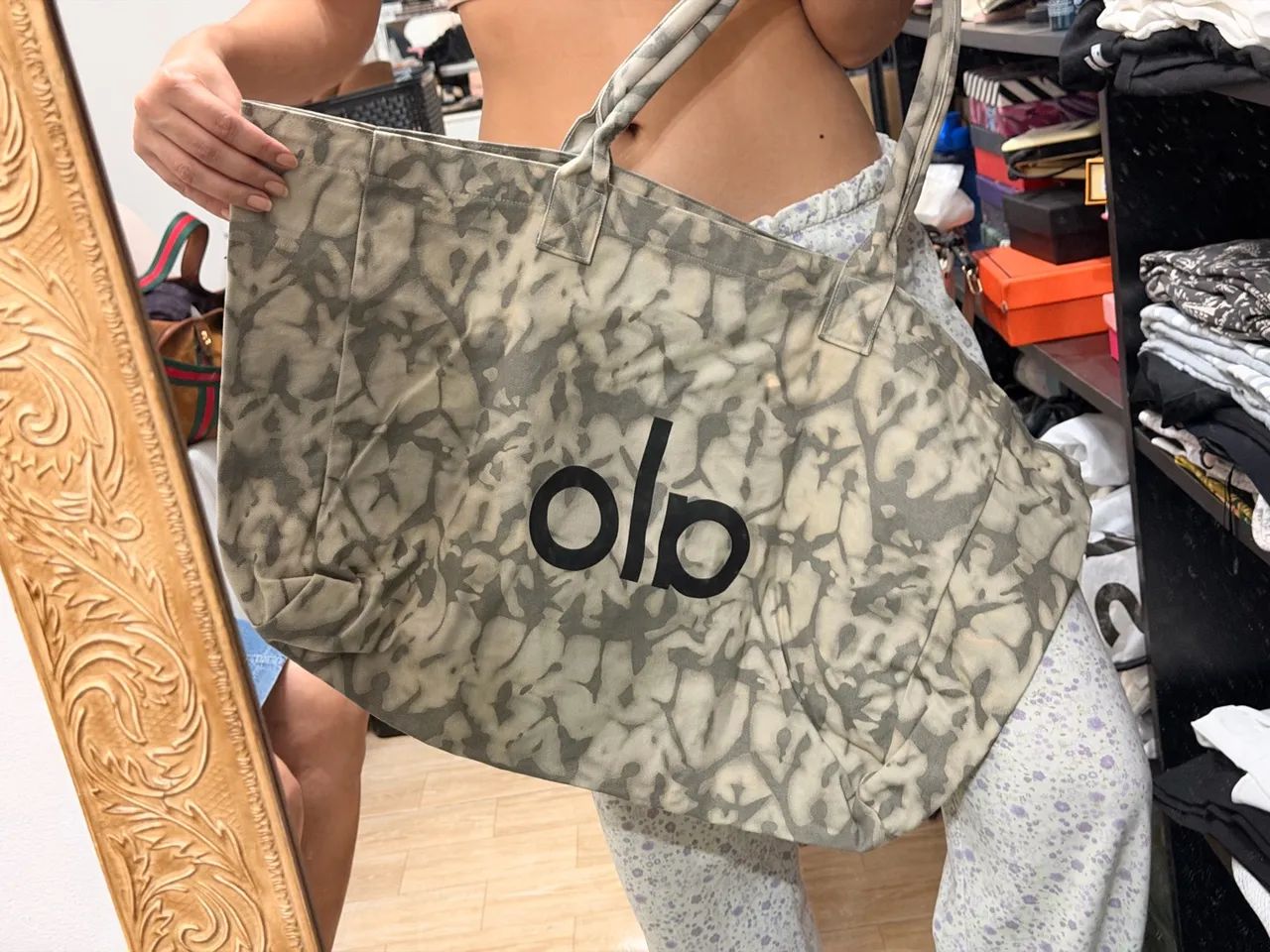 Bolsa Alo tote bag cinza  - Foto 4