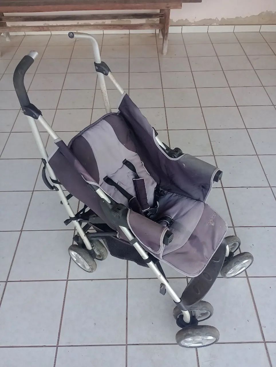Vendo Um Carrinho de bebê 