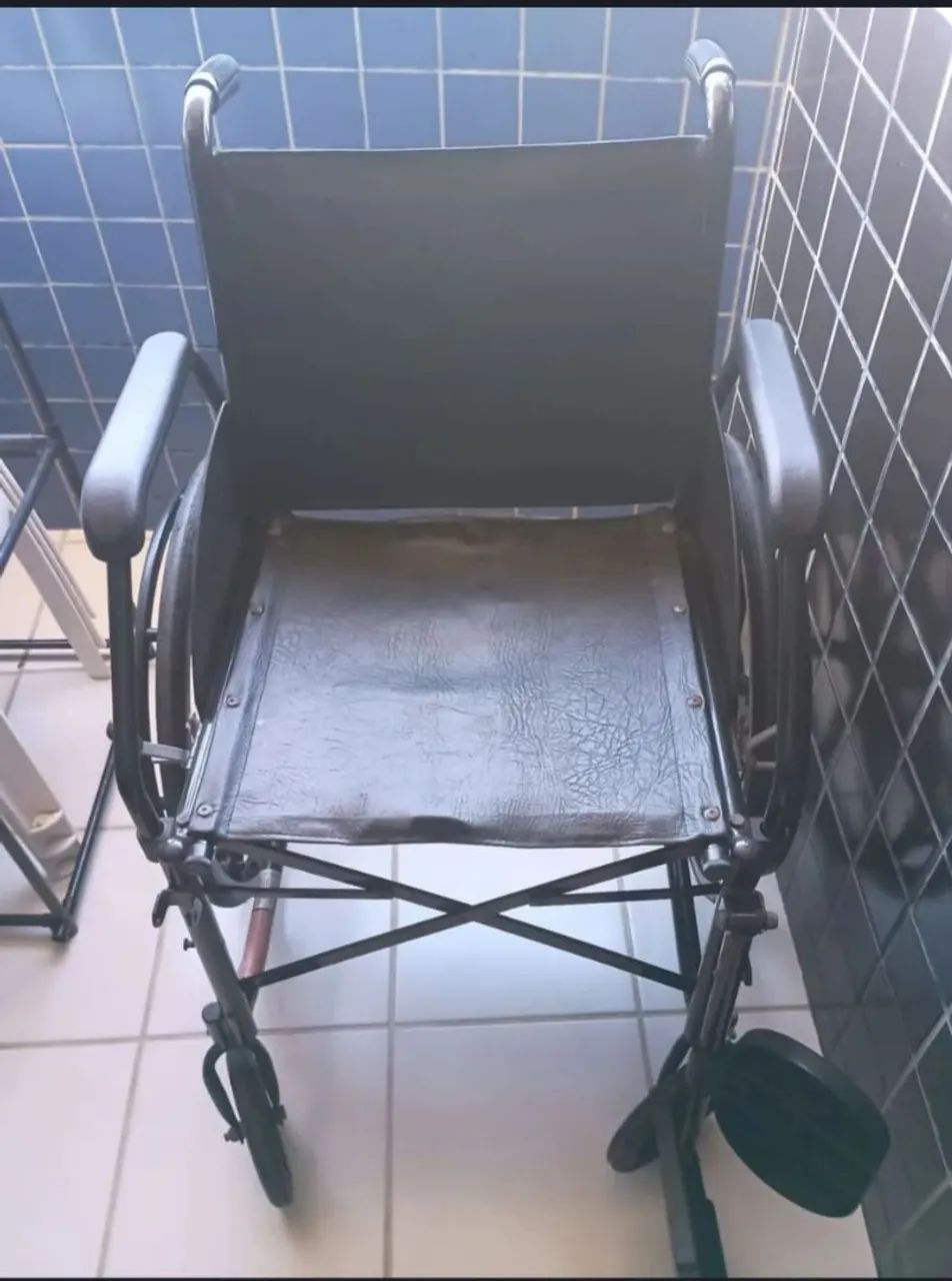 Cadeira de roda e banho 