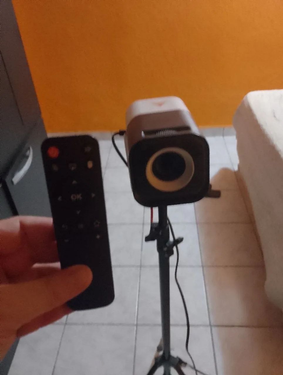 Projetor + tela e tripé - Foto 2