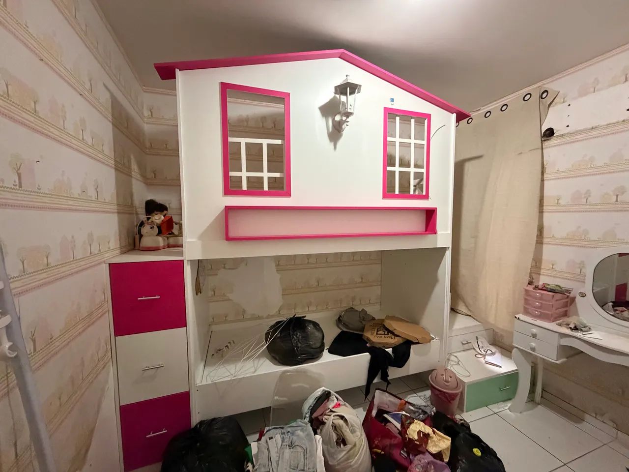 Casa infantil com cama imbutida 