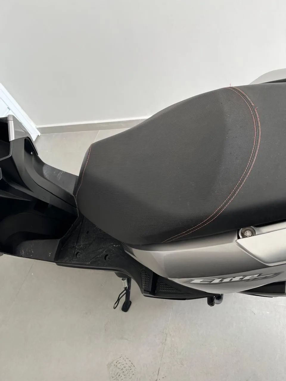 VENDO HONDA ELITE PRATA - Foto 4