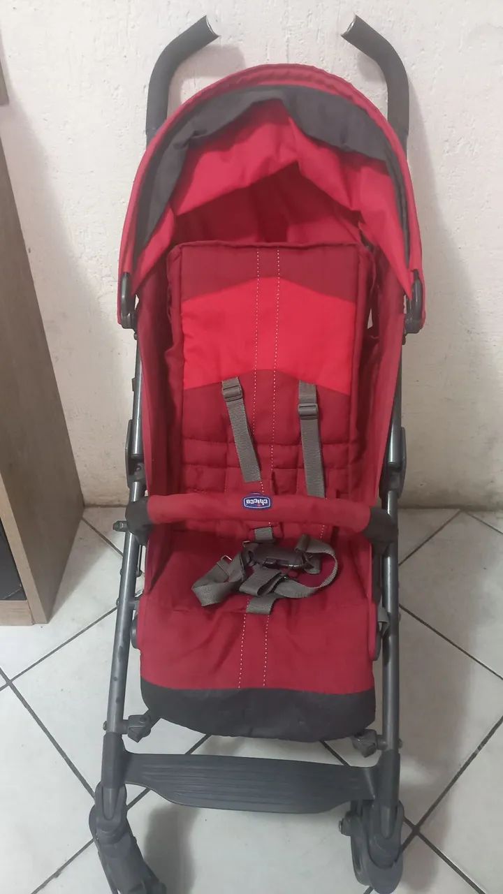 Carrinho bebê Chicco guarda chuva