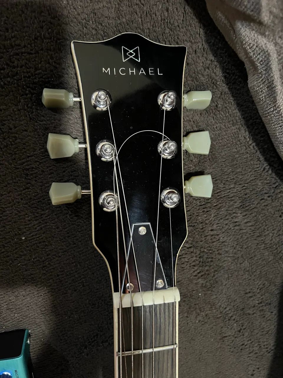 Guitarra impecável Les Paul Michael - Foto 6
