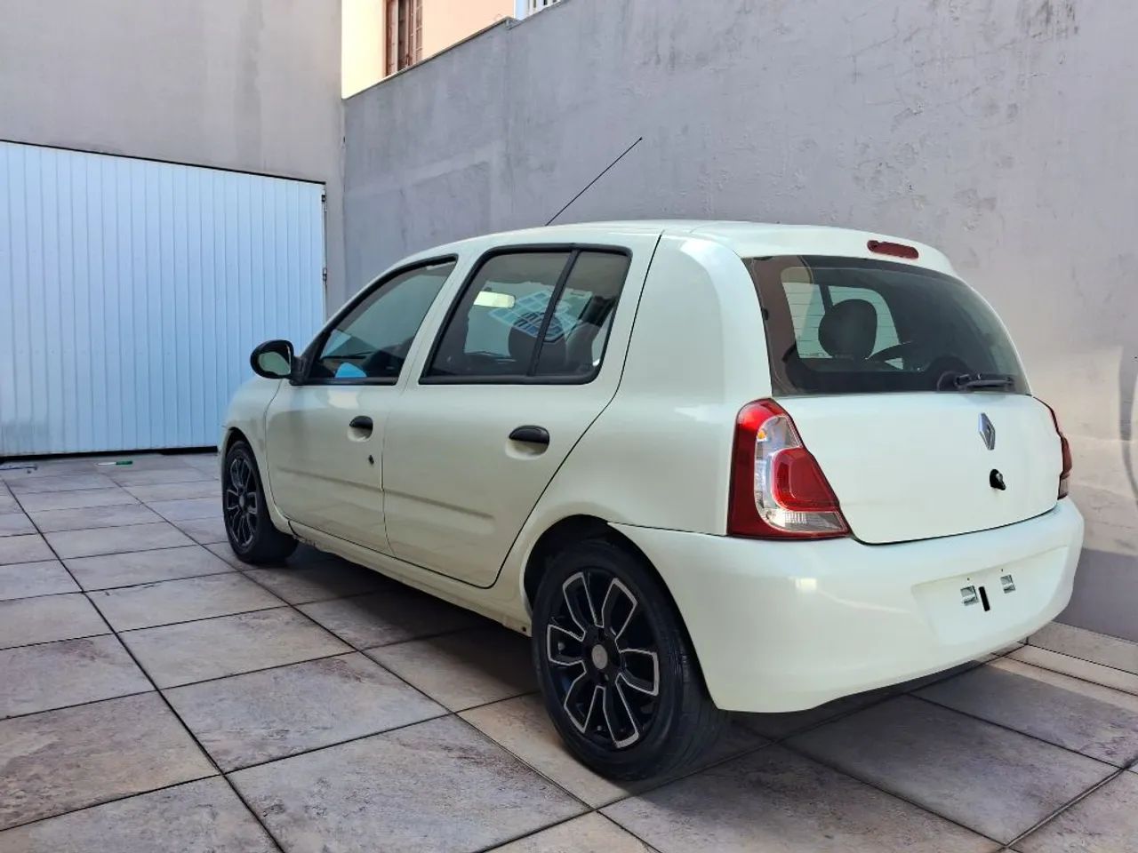 Renault Clio Expression Hi-flex 1.0 16V 5P 2014 - Foto 4