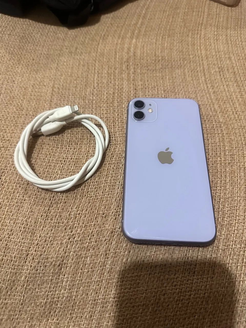 Vendo iPhone 11 lilás 64gb