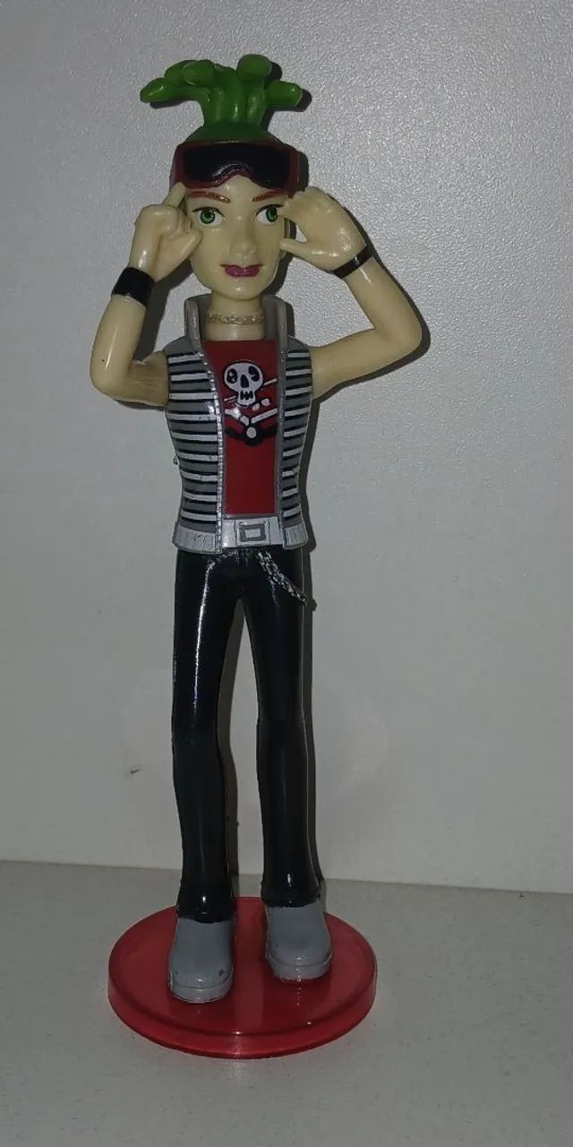 BONECO MONSTER HIGH DEUCE GORGON COLADO NA BASE