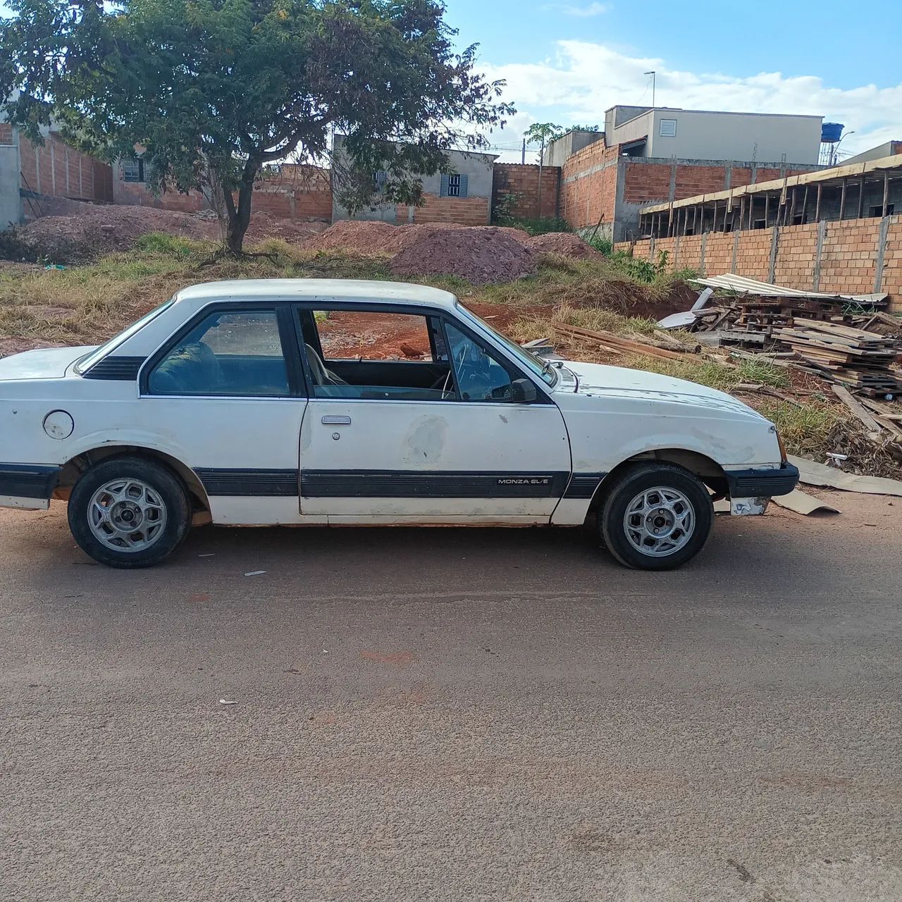 Chevrolet Monza GL 1.8 Efi/ SL/ L/ 650/barc. 2e4p (álcool) 1984