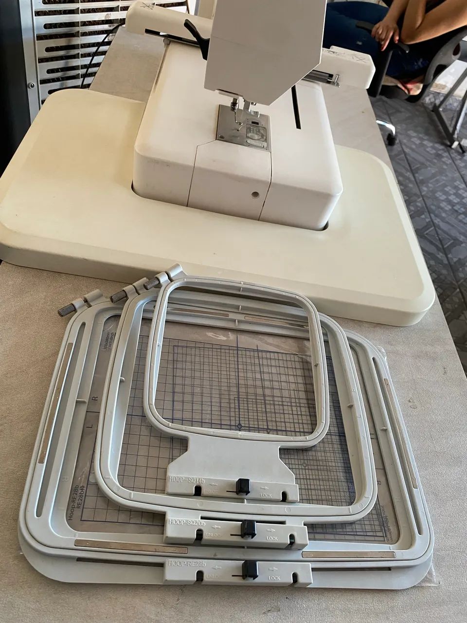 Máquina de bordar  - Foto 3