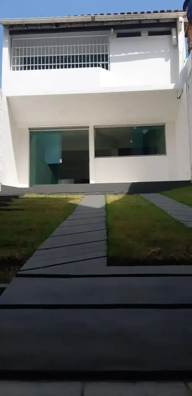 VENDO ou ALUGO EXCELENTE CASA 3 PAV