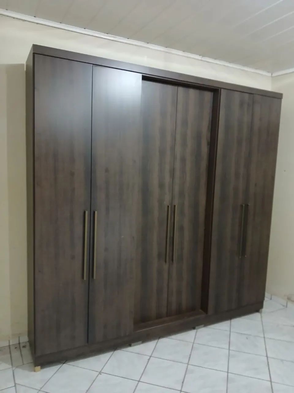 VENDO ESSE GUARDA ROUPA DE CASAL  - Foto 3
