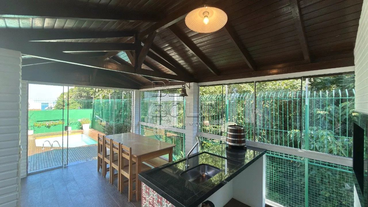 Casa 4 dormitórios com ótima localização - Foto 5