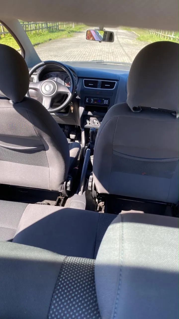 Volkswagen Fox 1.0 MI Total Flex 8V 5P 2011 - Foto 3