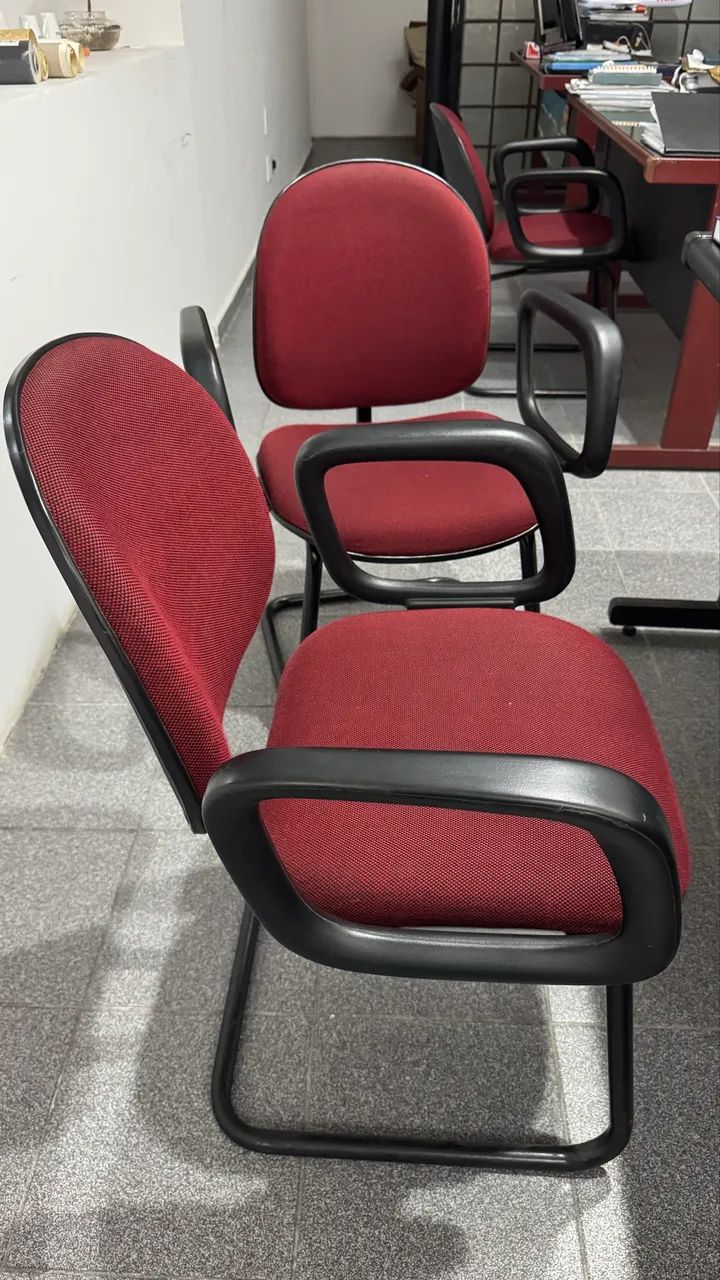 Kit com 2 Cadeiras Executiva Base Fixa Em S Linha Office Cor Vermelho - Foto 2