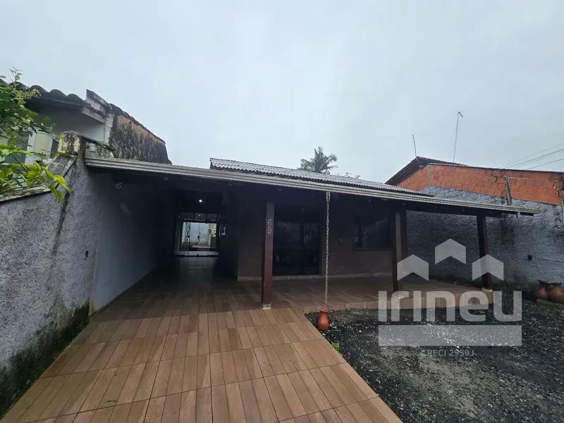 CASA RESIDENCIAL ARAQUARI - SC