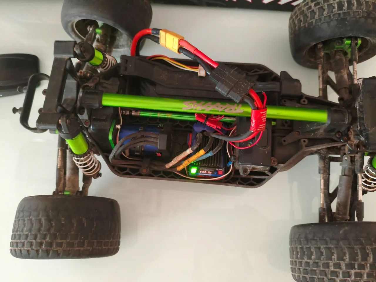 Traxxas rustler 4x4 ultimate COM BATERIA 3S  - Foto 3