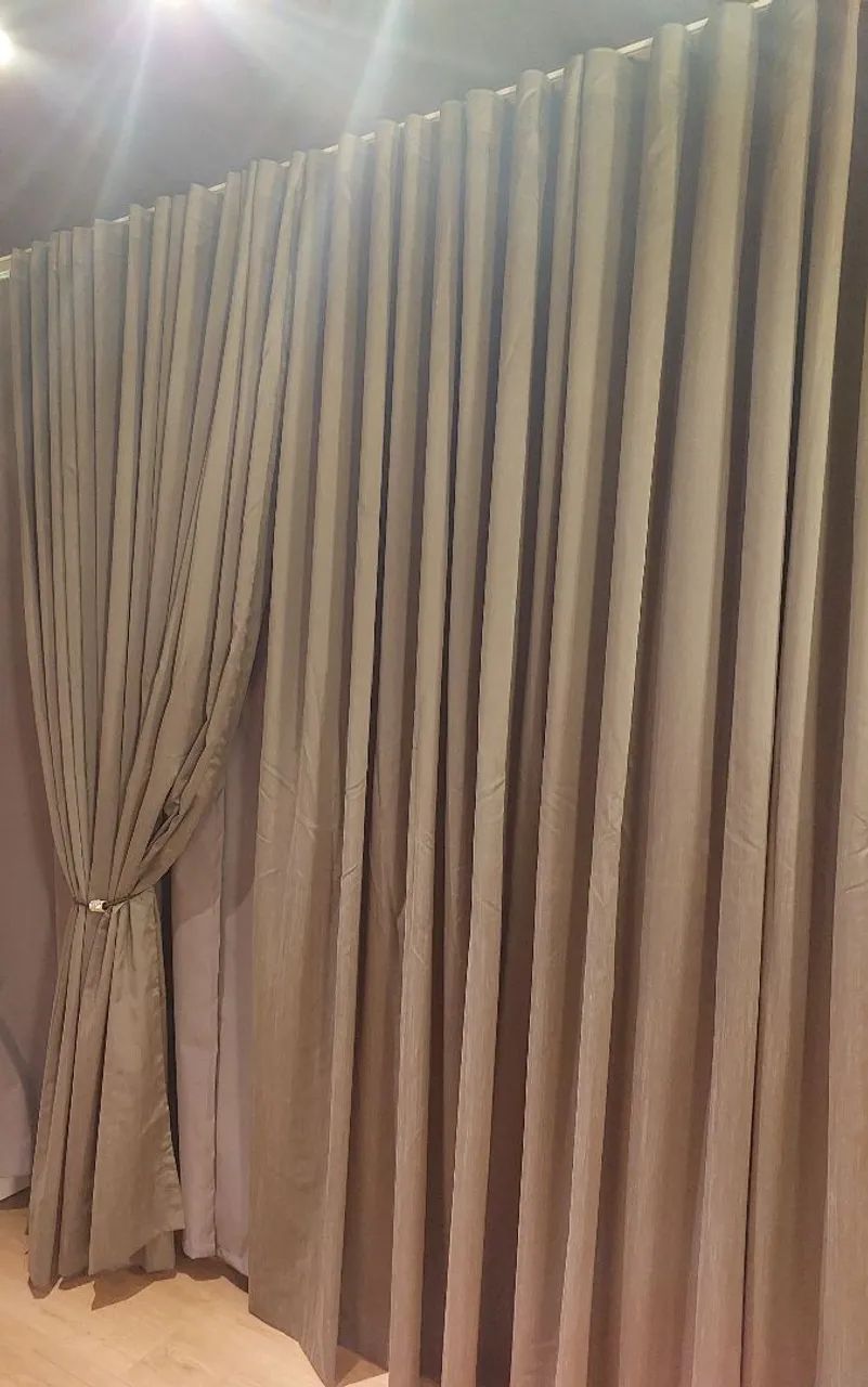 Cortinas de varão e trilho suíço *  - Foto 5