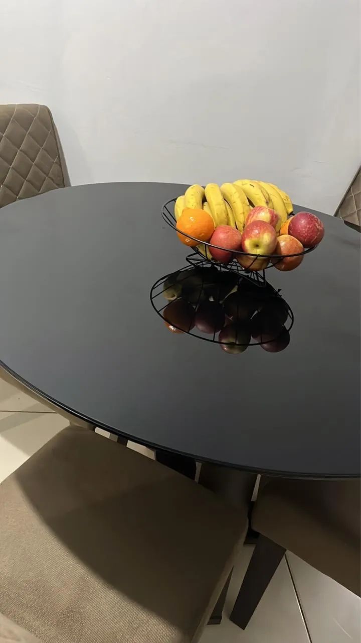 Mesa 4 cadeiras nova