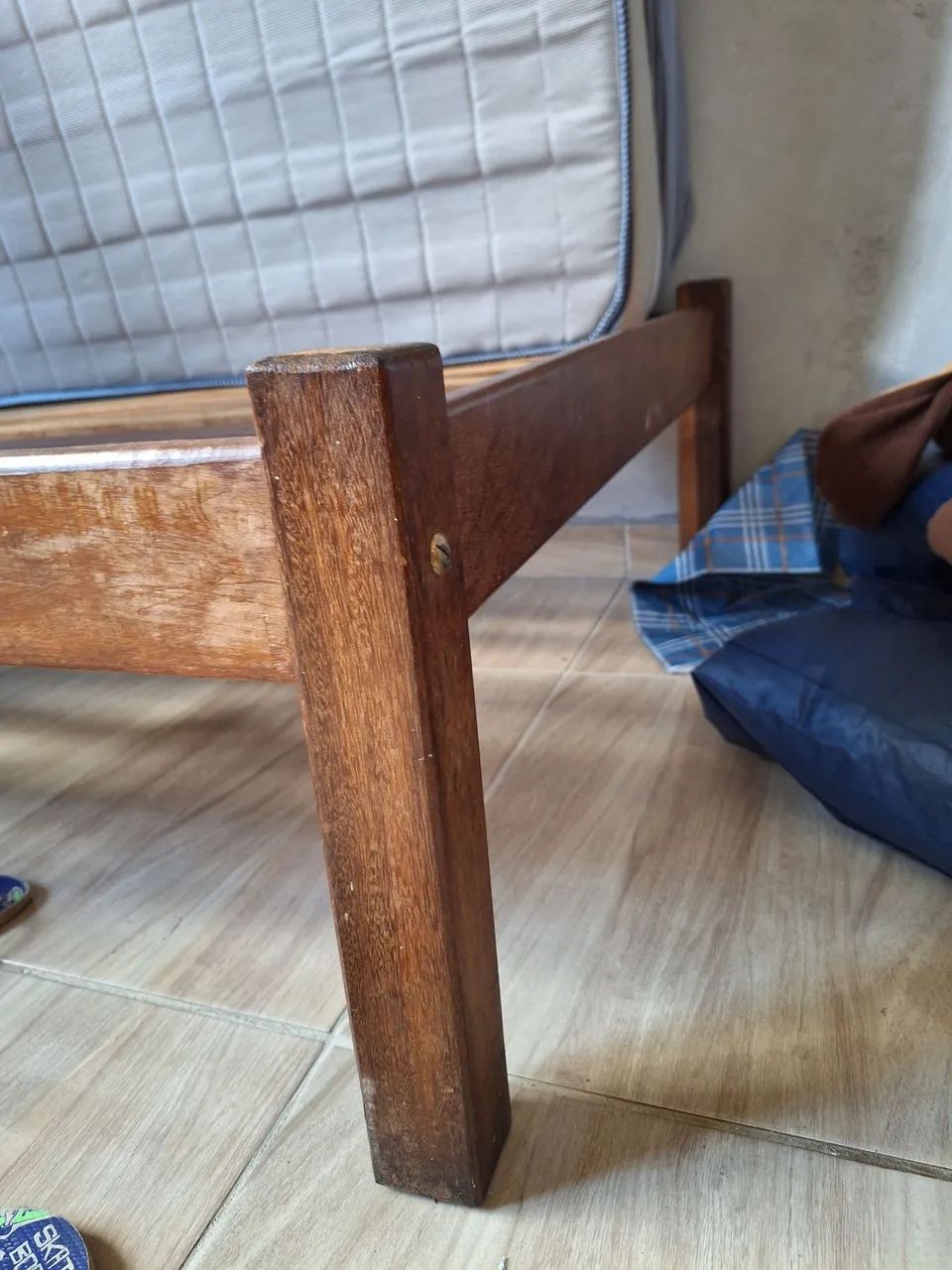 Cama solteiro de madeira - apenas cama com estrado - Foto 2
