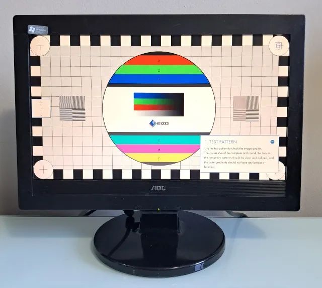 Monitor Widescreen LCD AOC 15,6" em perfeito estado