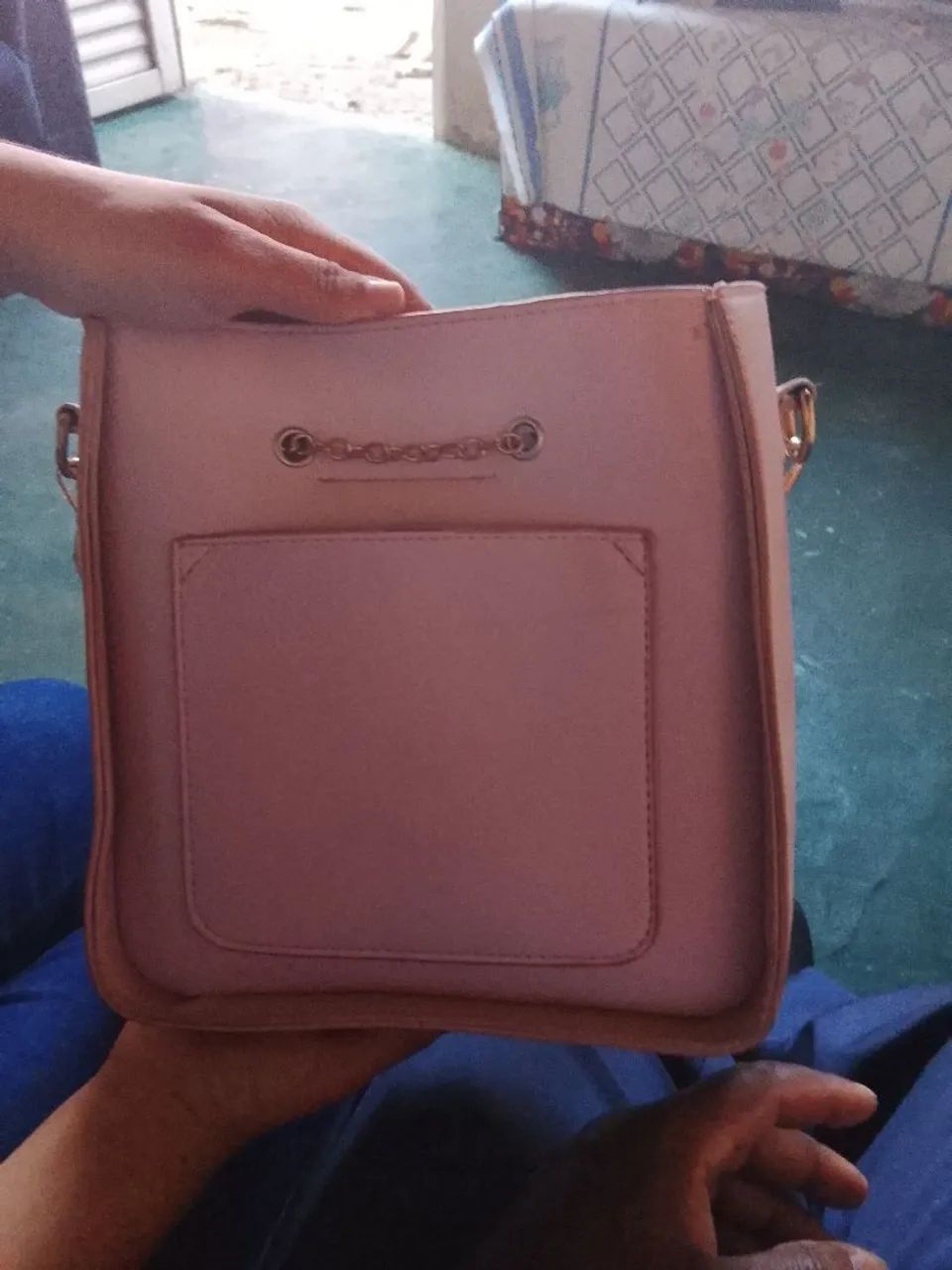 Vendo uma bolsa nova por 30,00 - Foto 3