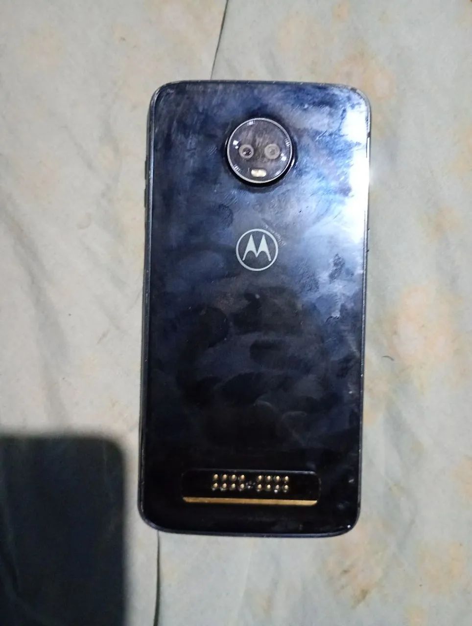 Celular moto z3 com snap projetor em perfeito estado 
