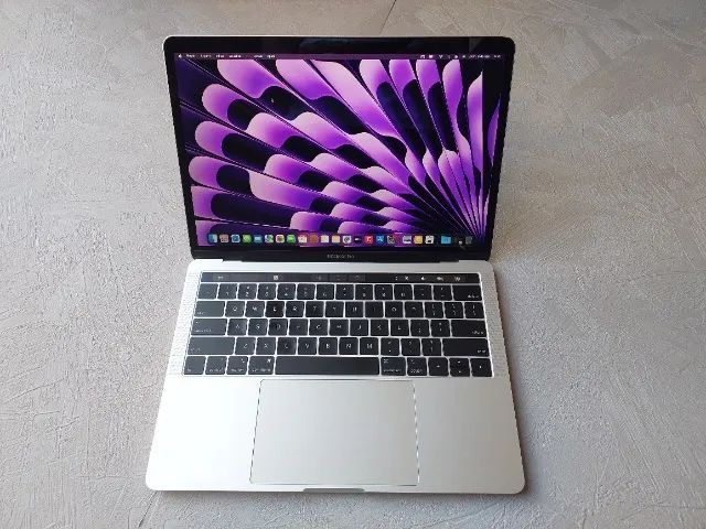 MacBook Pro 2019 16GB RAM 256GB SSD TOUCHBAR