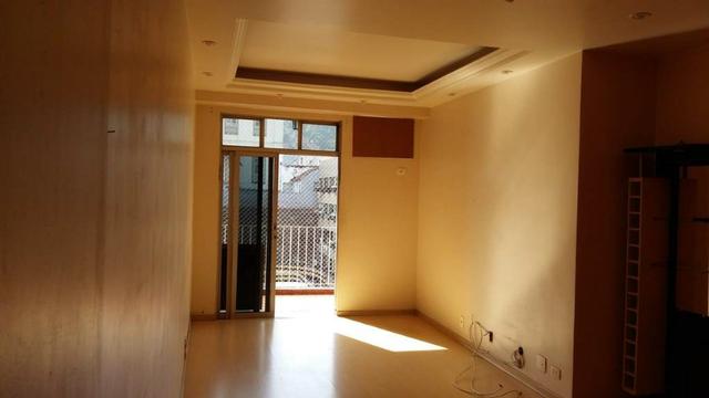 Apartamento 2 quartos sendo 1 suíte todos com armários e 2 vagas de garagem em Vila Isabel - Foto 3