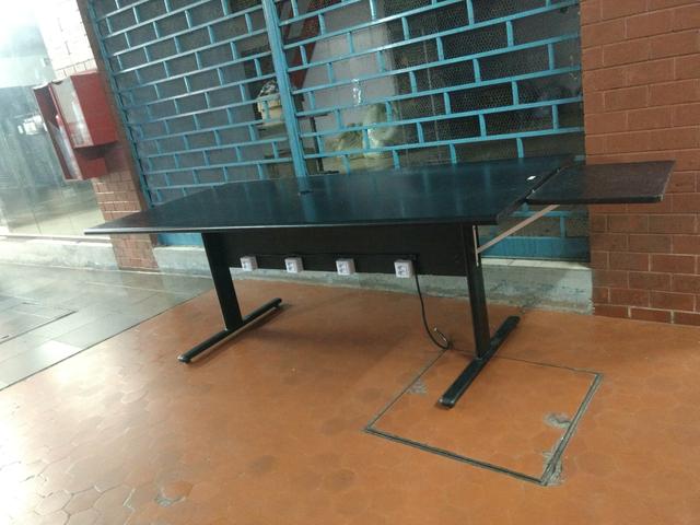 Mesa de reunião