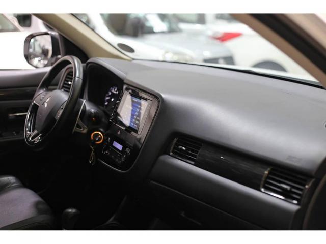 Mitsubishi Outlander 2.0 Aut. C/ Teto Solar - Foto 6
