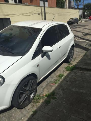 Fiat Punto 2013 1.4 Branco, completo com rodas 18 novas - Foto 4