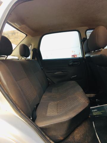 Vende-se corsa 2003-2004 motor excelente, câmbio bom!!! - Foto 3
