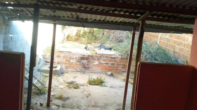 Localizada na ruaprojetada /alto dos anjos _vendo está casa - Foto 4