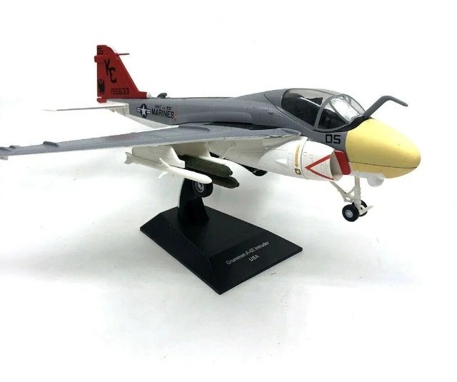 Miniatura - Grumman A-6 - Intruder