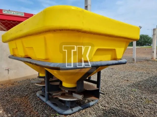 cod.468 - Distribuidor de Sementes e Adubos Triton - TK Tratores Nova Andradina - MS  - Foto 4