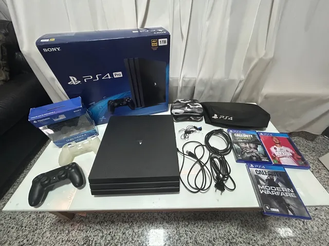 Ps4 Pro Fortnite CUH-7214B 2 controles e 2 jogos aceito cartão