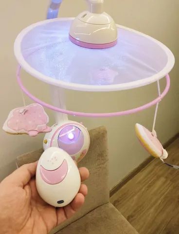 Mobile Chicco - COM PROJETOR E MÚSICA. Excelente estado - Foto 3