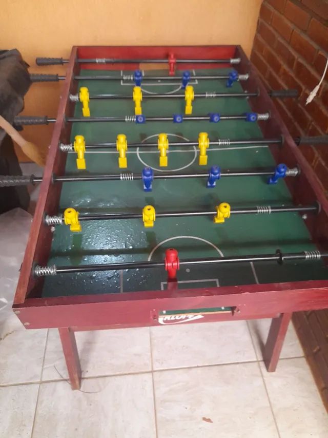 Pebolim lindo, ótimo estado, funcionando perfeitamente 
