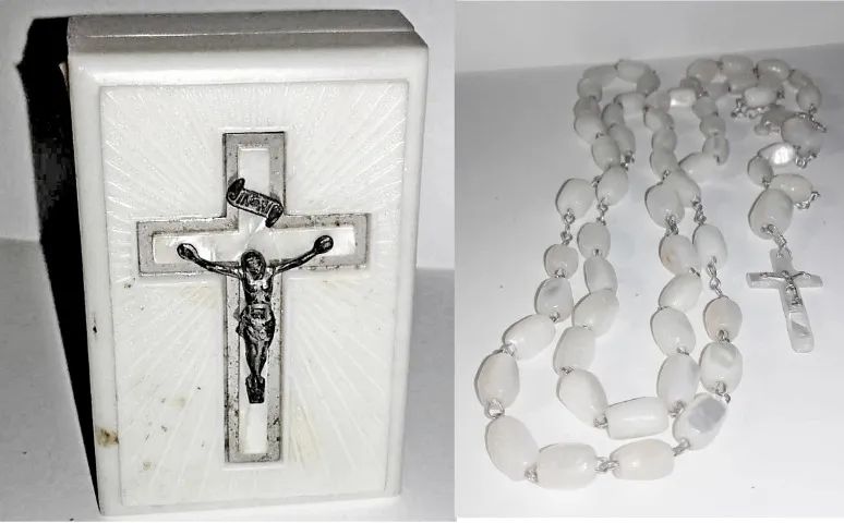   Antigo terço.Madrepérolas.Com 58 cm. - Foto 3