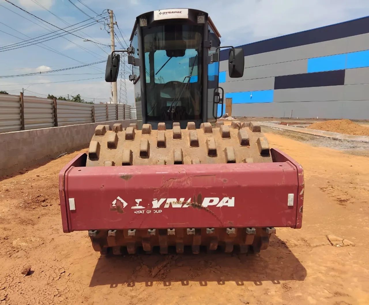 Rolo Compactador Dynapac CA15 ano 2021 com Pata de Carneiro, 2100 horas, em SP - Foto 4