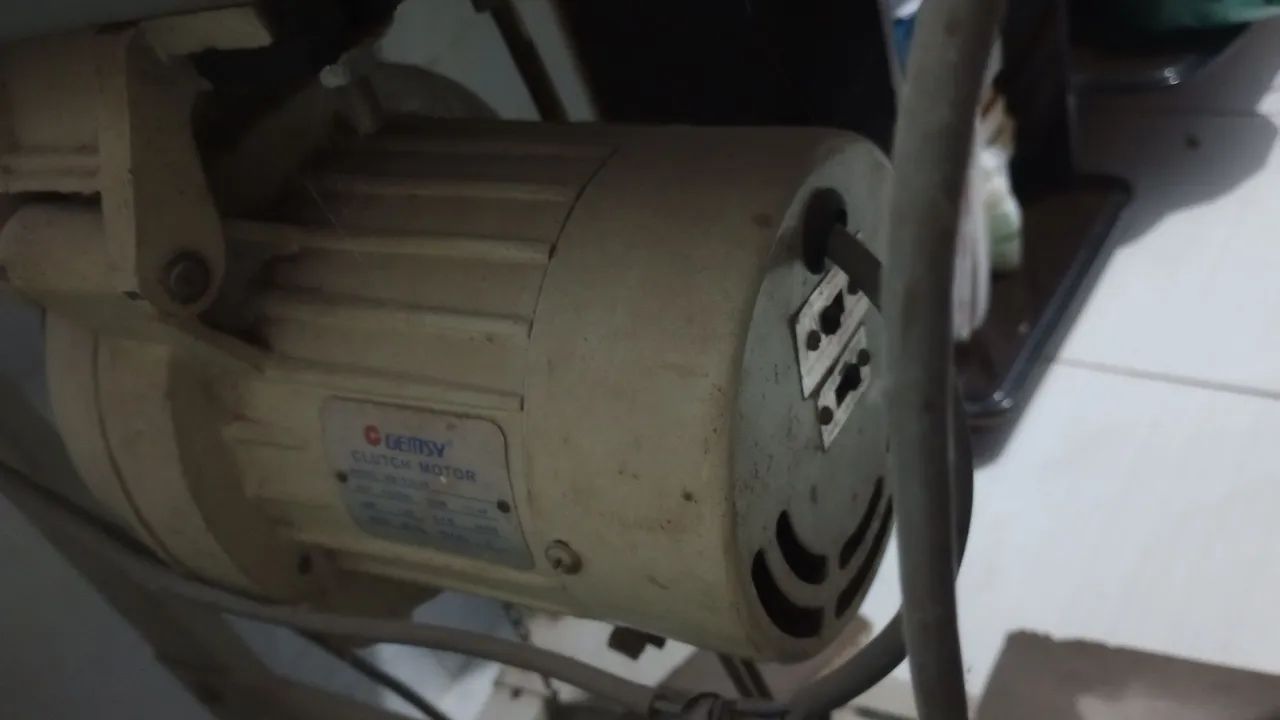 Máquina de Costura Industrial Elastiqueira - usada - Foto 3