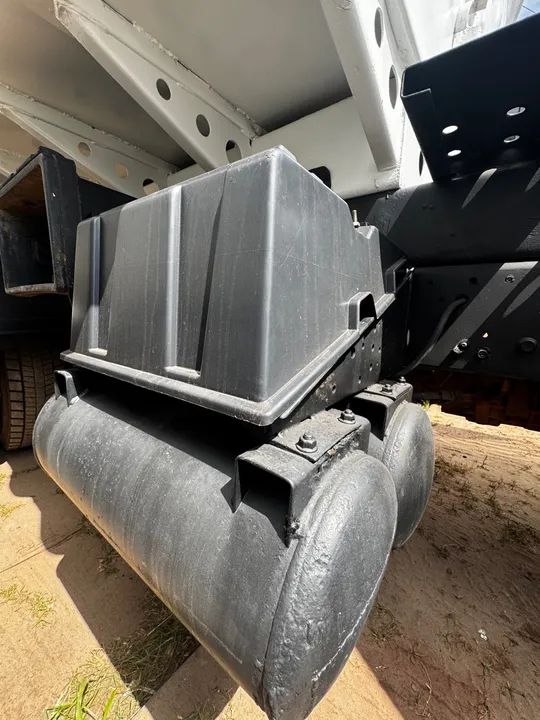 Caminhão Caçamba Modelo M. BENZ / 2726 K6X4 - Foto 11
