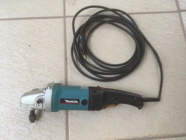 Politriz e lixadeira profissional Makita 9227C 220V 950W